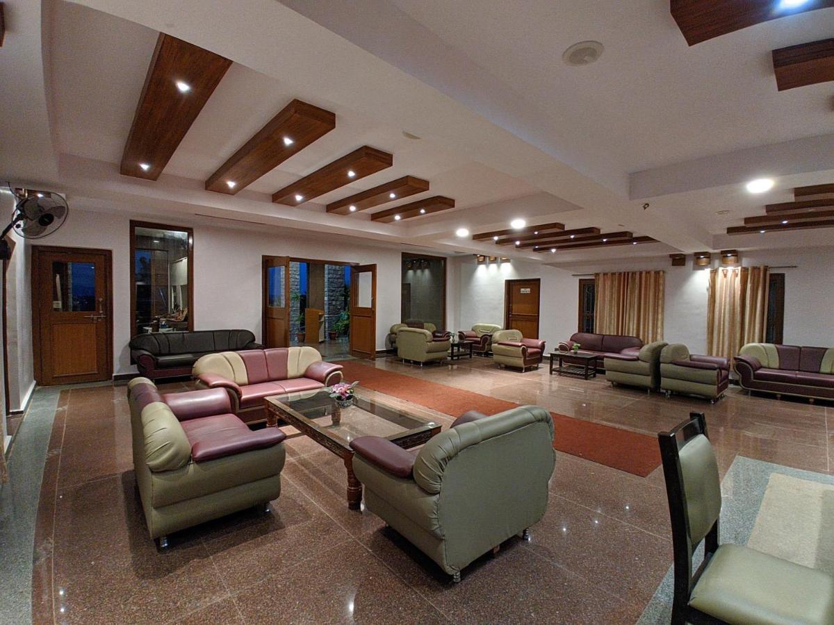 Kanthi Resorts Badami Bāgalkot Esterno foto